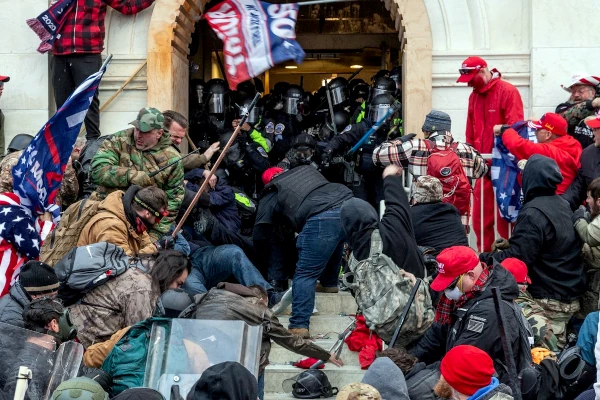 nastaj gomile na ulaz u zgradu