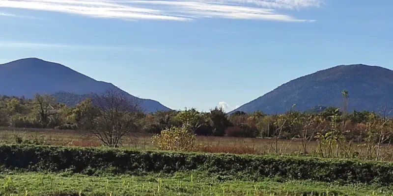 brda iza Ljubuškog polja prema Pločama