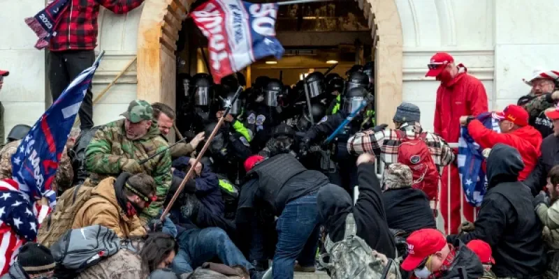 nastaj gomile na ulaz u zgradu